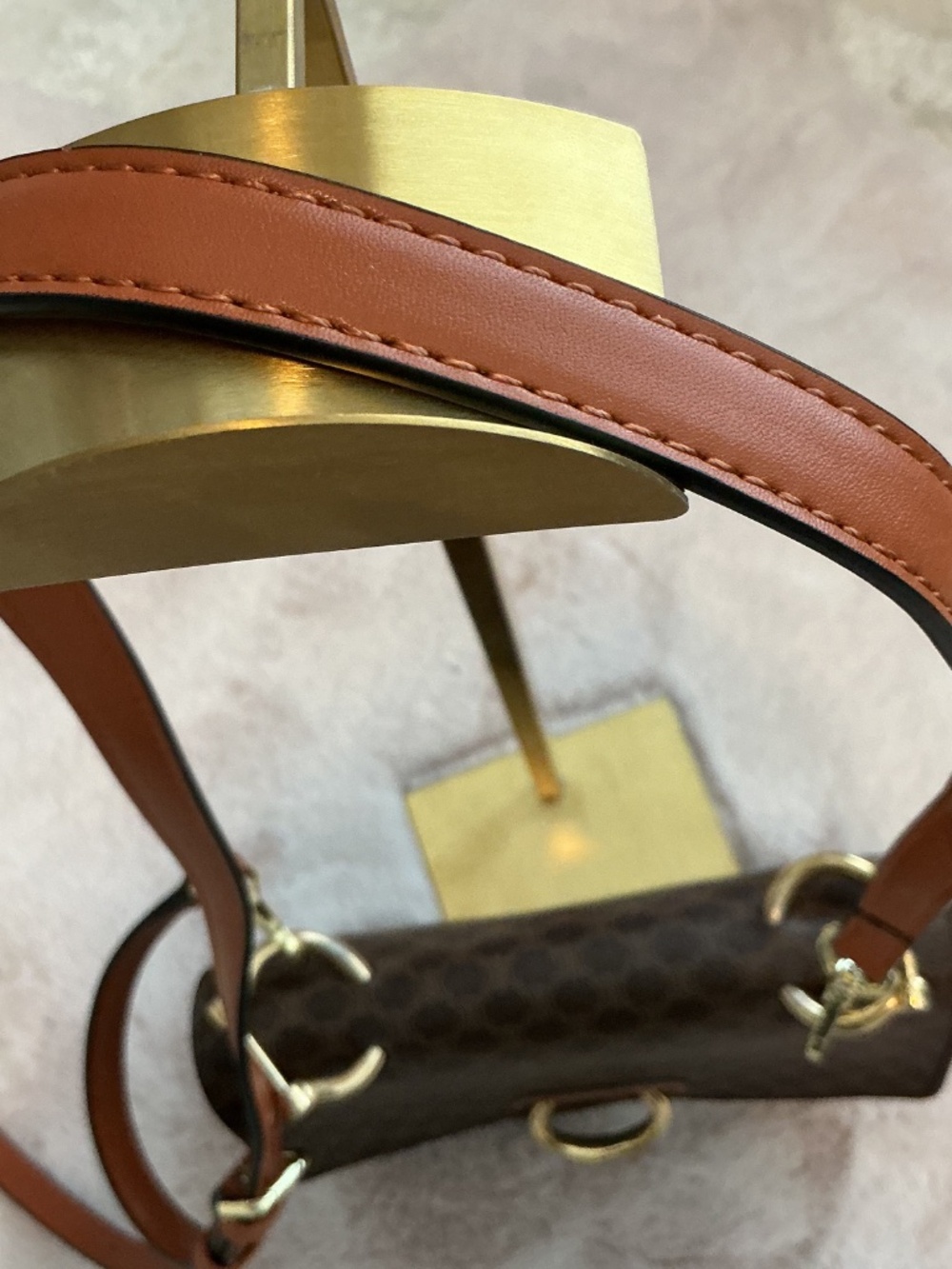 CELINE SMALL CROSSBODY WITH 2 FRONT COMPARTMENTS And CROSSBODY ADJUST STRAP - Picture 3 of 9